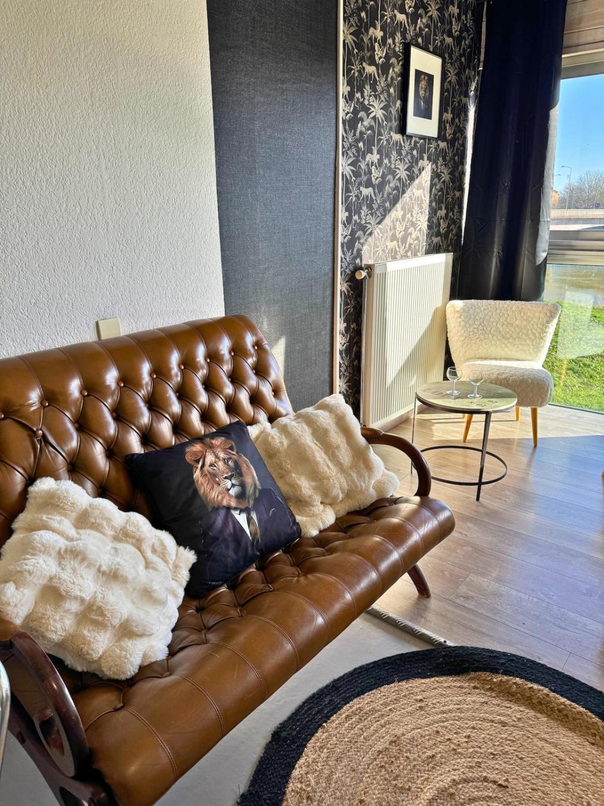 Majestic - Wifi - Parking - Vue Apartment *